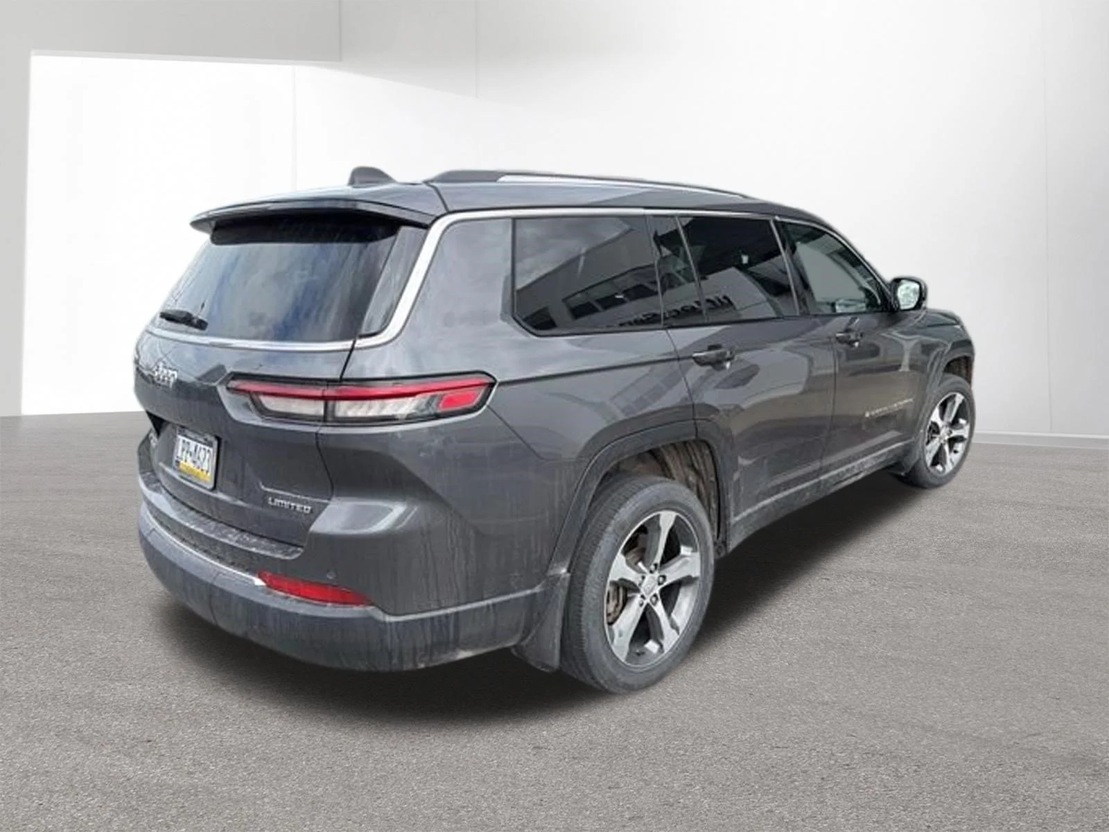 Used 2023 Grey Jeep Limited image 29