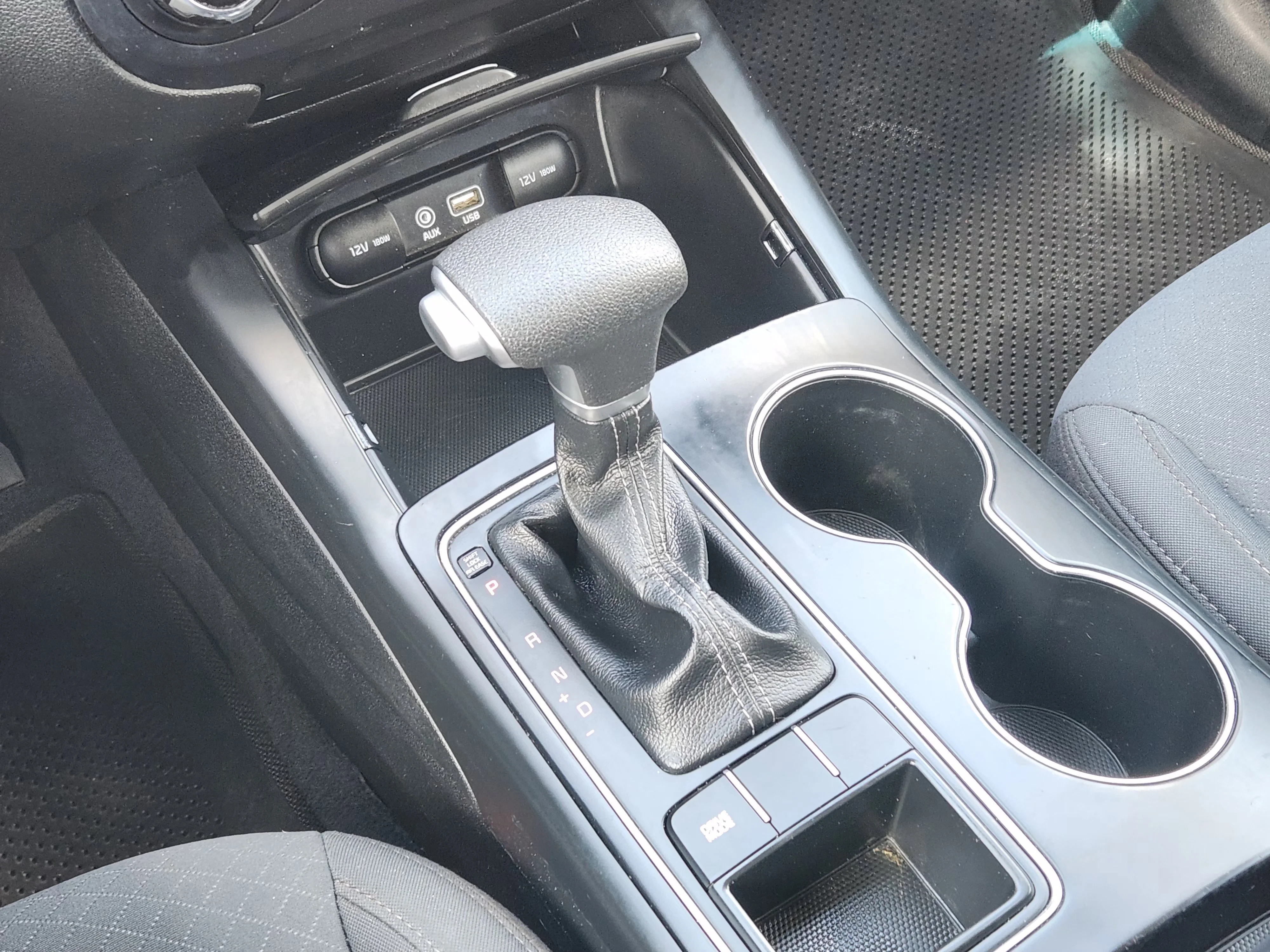 Used 2020 Everlasting Silver Kia L image 21