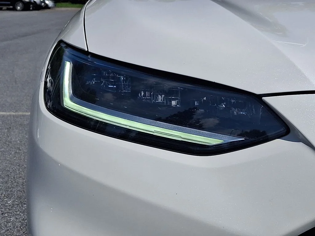 Used 2025  Honda LX image 9