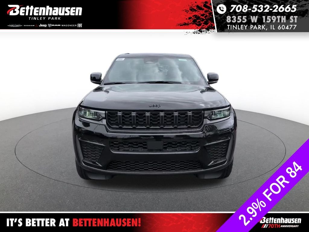 New 2026 Diamond Black Crystal Pearl-Coat Exterior Paint Jeep Laredo image 17
