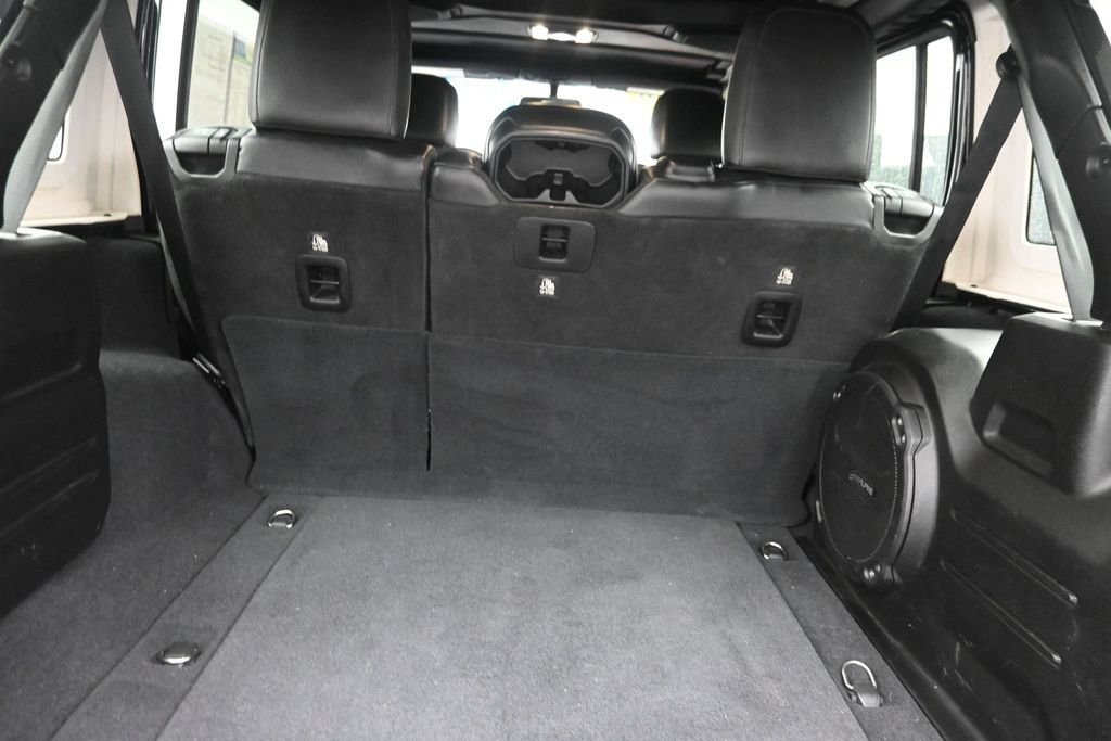 Used 2019 Black Jeep Unlimited Rubicon image 12