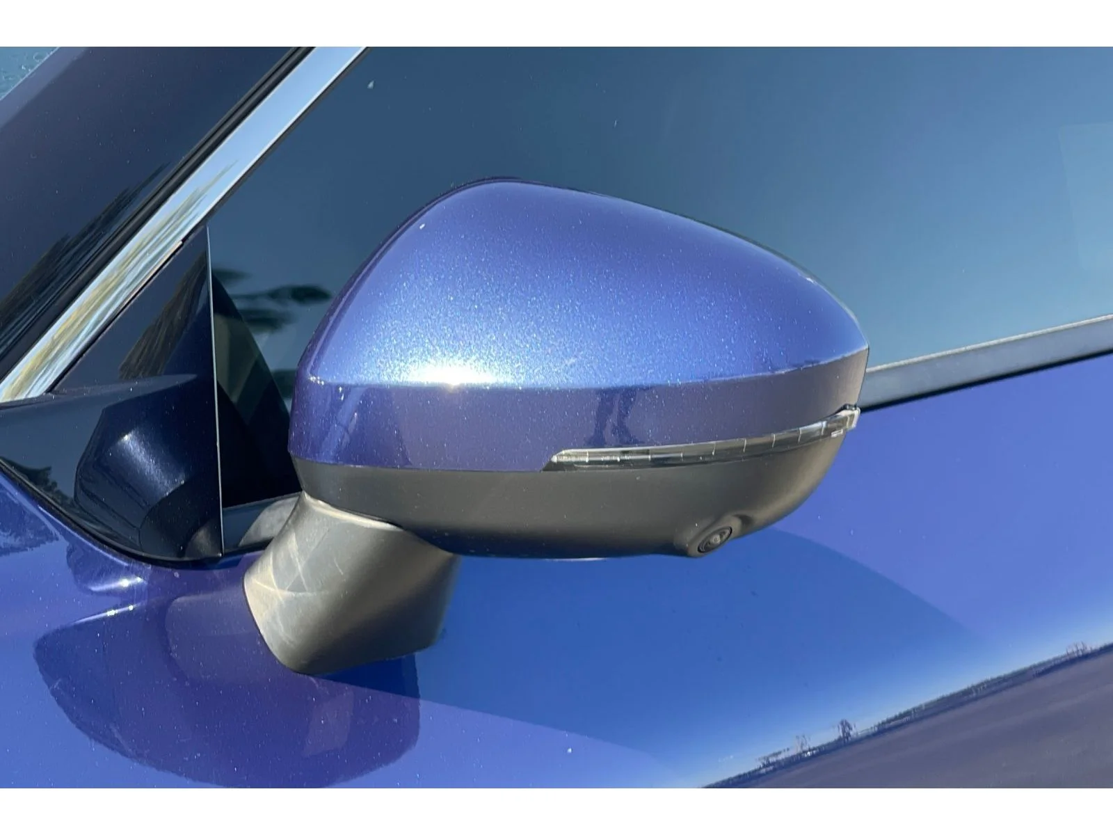 Used 2023 Caspian Blue Metallic Nissan SL image 53