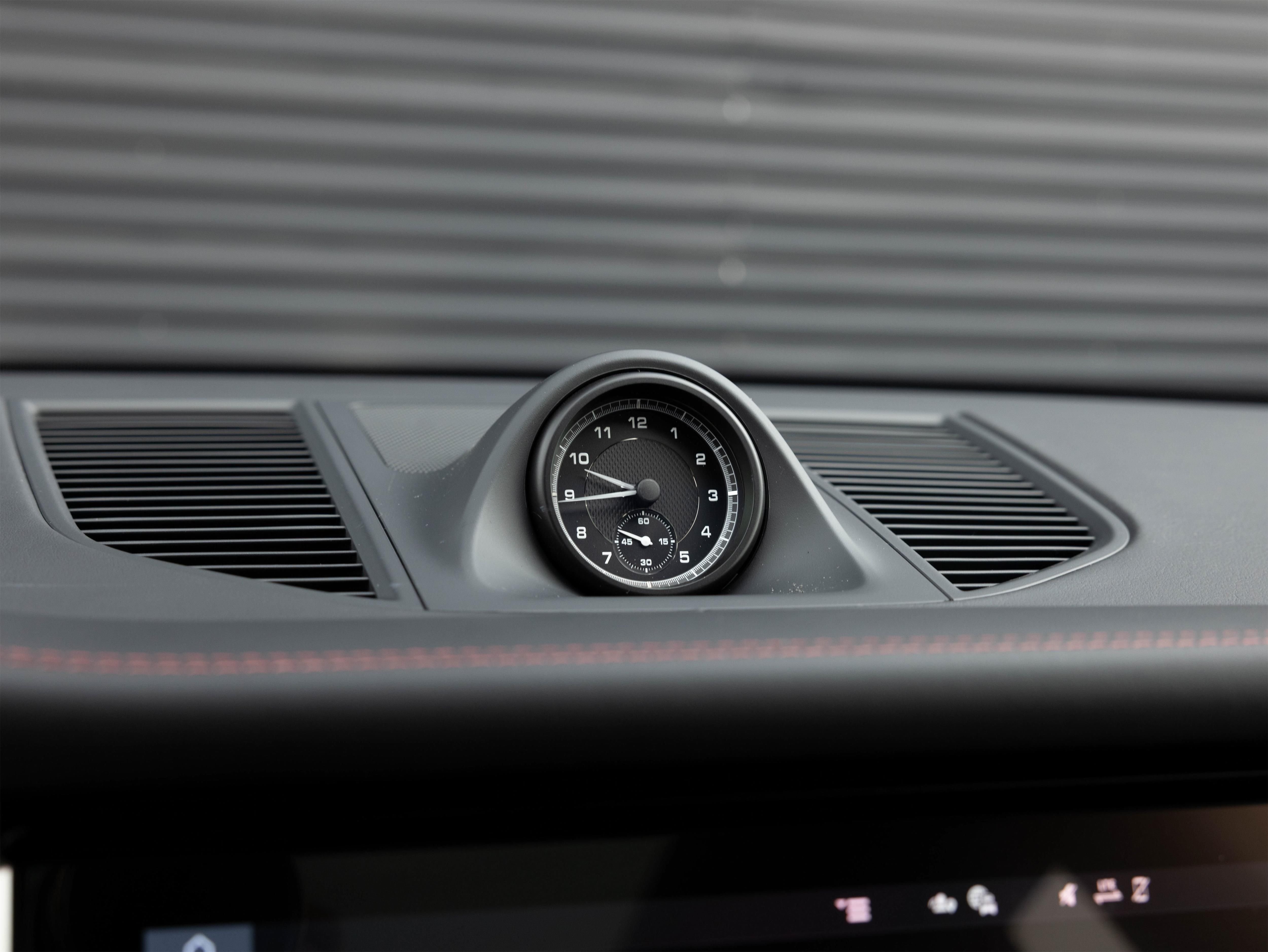 2026 Porsche Macan S - Photo 28