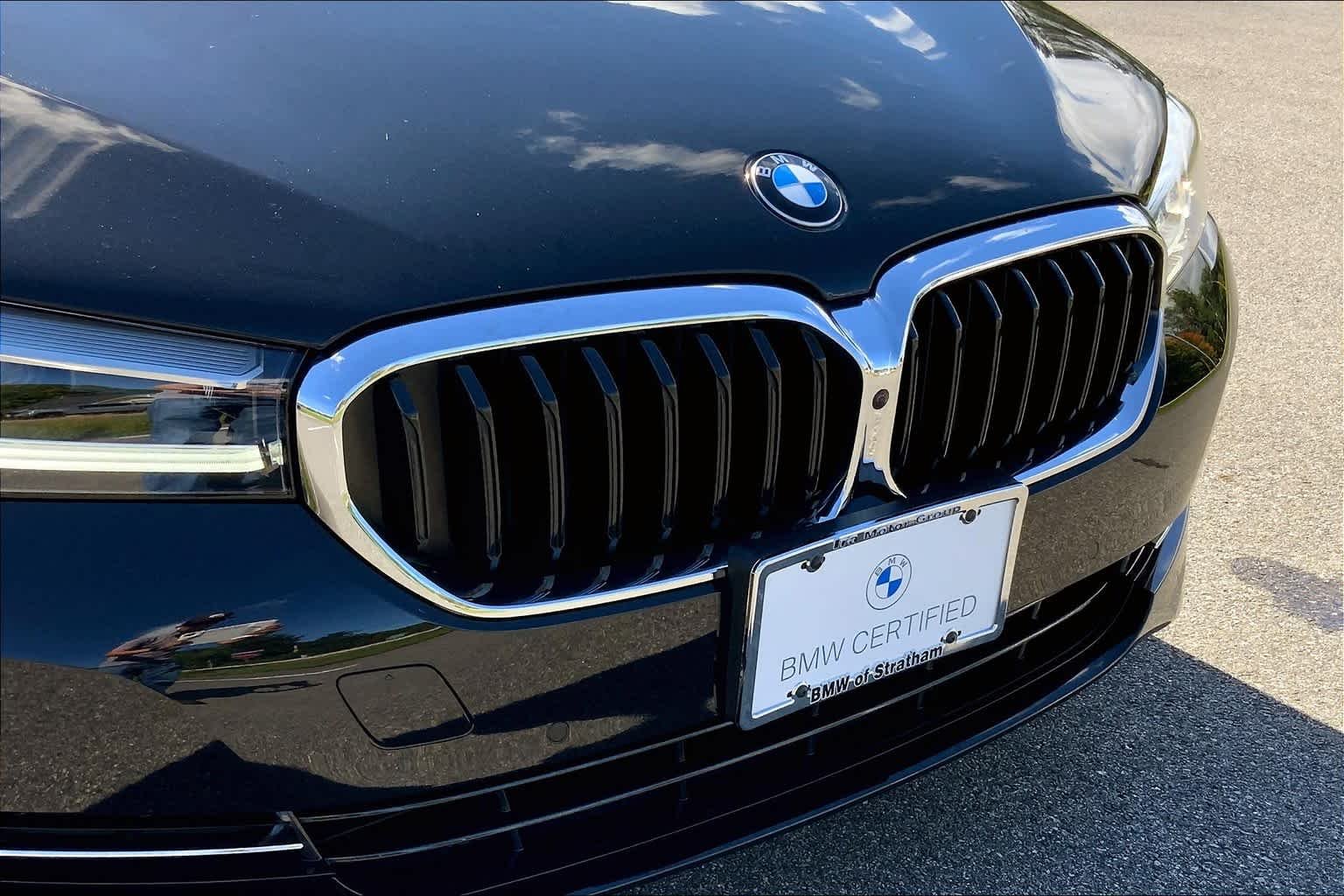 Certified Used 2021 Jet Black BMW 530i xDrive image 31
