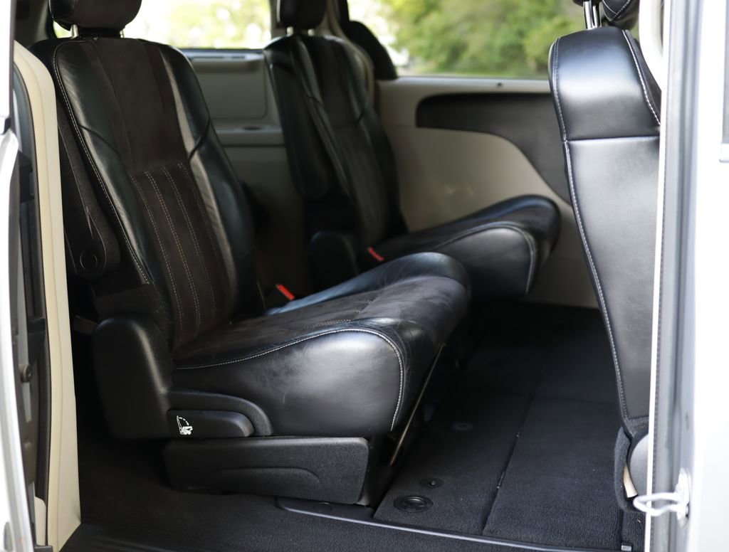 Used 2014 Silver Chrysler Touring-L 30th Anniversary image 13
