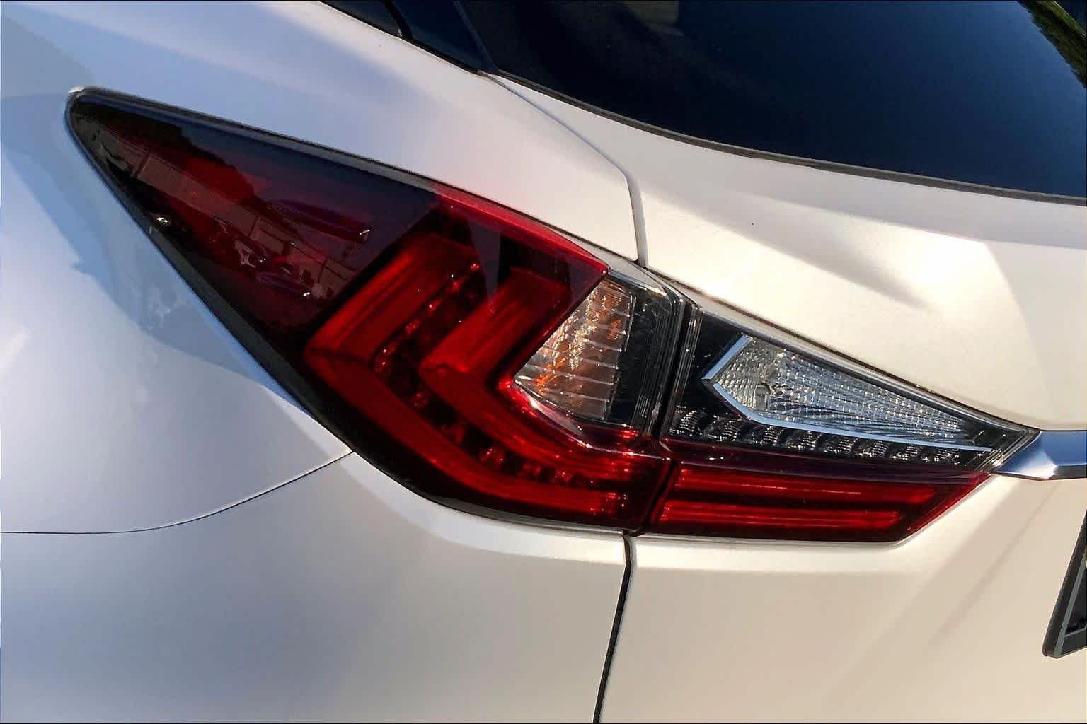 Used 2019 Eminent White Pearl Lexus  image 25
