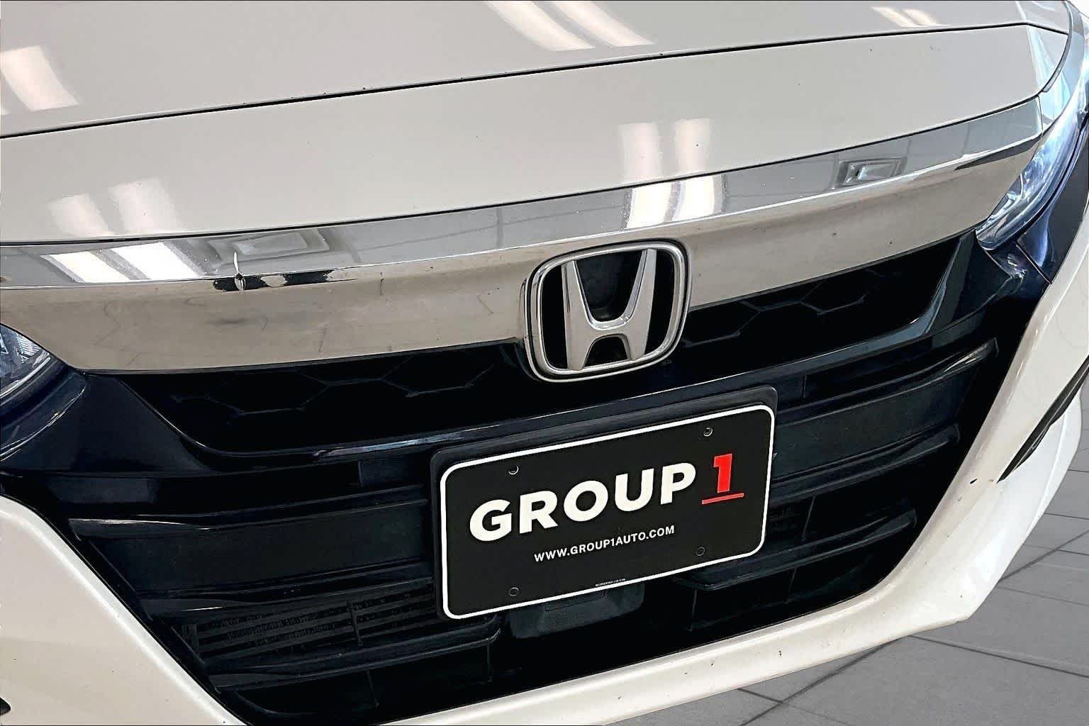 Used 2019 Platinum White Pearl Honda EX-L 1.5T image 27
