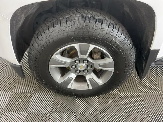 Used 2020 White Chevrolet Z71 image 26