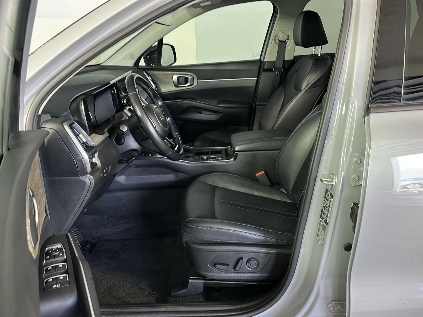 Used 2023 Wolf Gray Kia X-Line EX image 5