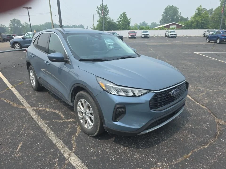 Used 2023 Vapor Blue Ford Active image 2