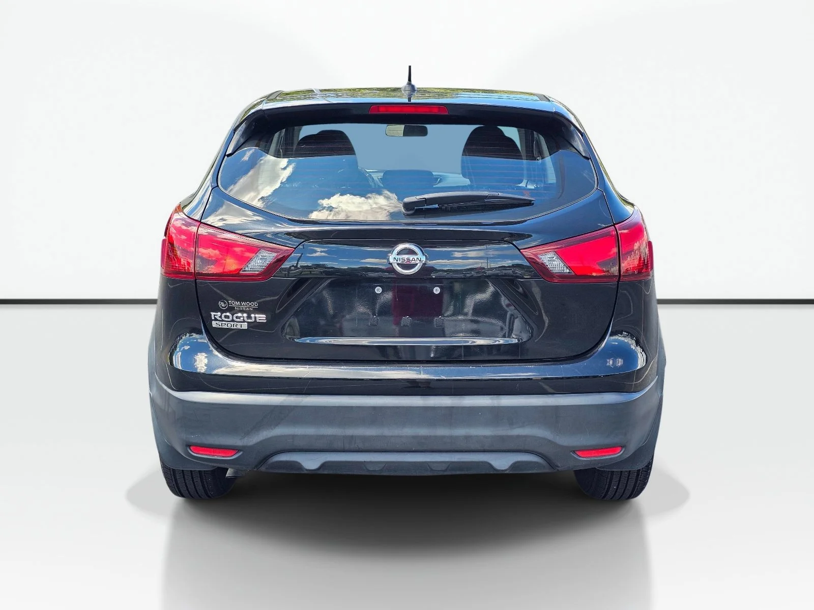 Used 2018 Magnetic Black Nissan S image 10