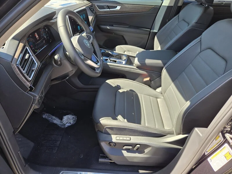 New 2026 Black Volkswagen 2.0T SEL image 6