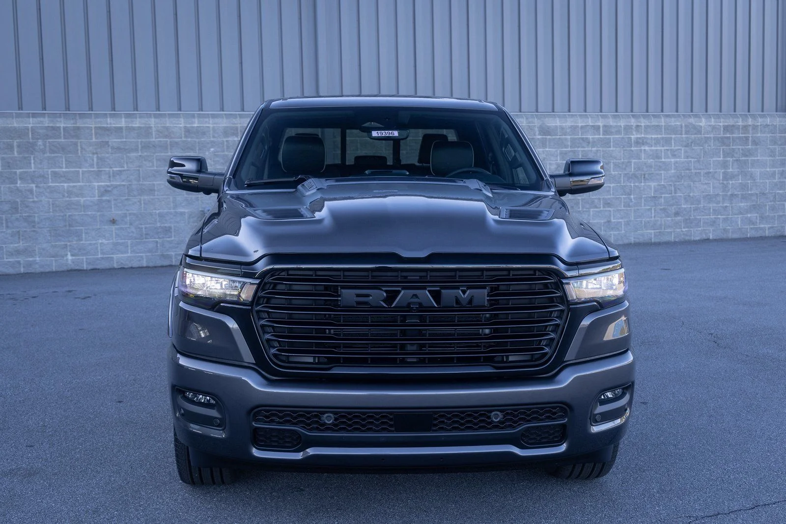 New 2026 Granite Crystal Metallic Clear-Coat Exterior Paint RAM Laramie image 2