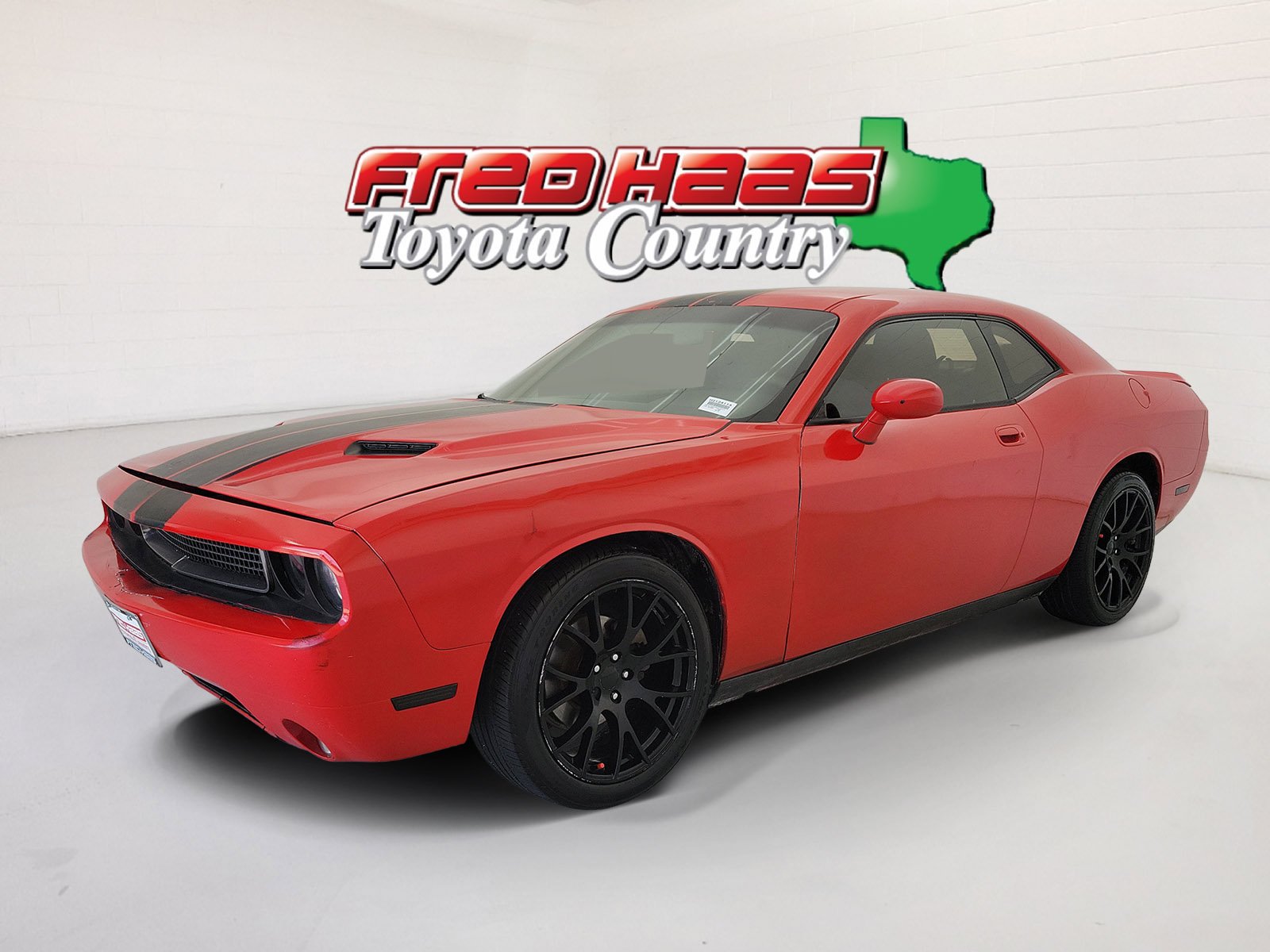 Used 2010 Torred Dodge SE image 1