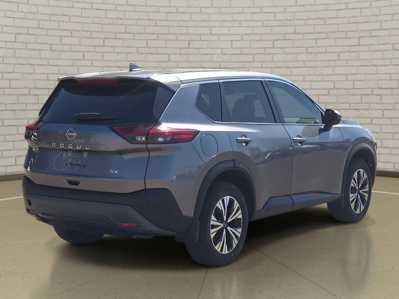 Used 2023 Gun Metallic Nissan SV image 4