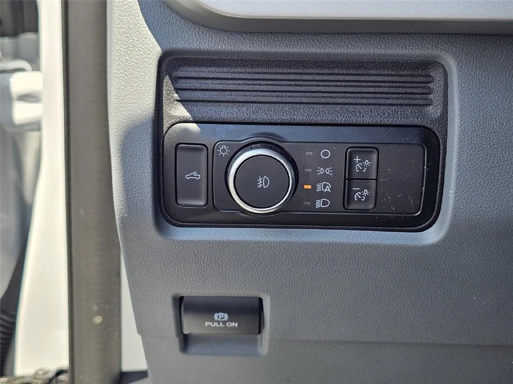 Used 2026 Oxford White Ford XL image 19