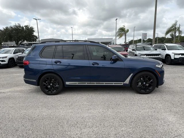 Used 2022 Blue BMW xDrive40i image 3