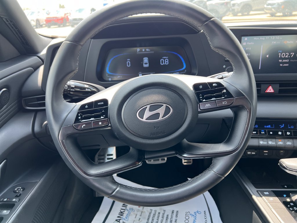 Used 2025 Gray Hyundai SEL Sport image 17