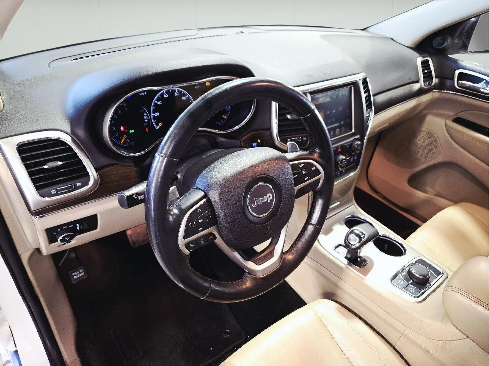 Used 2015 Bright White Clearcoat Jeep Limited image 13