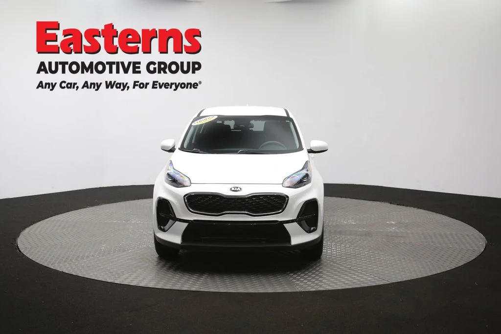 Used 2022 White Kia LX image 46