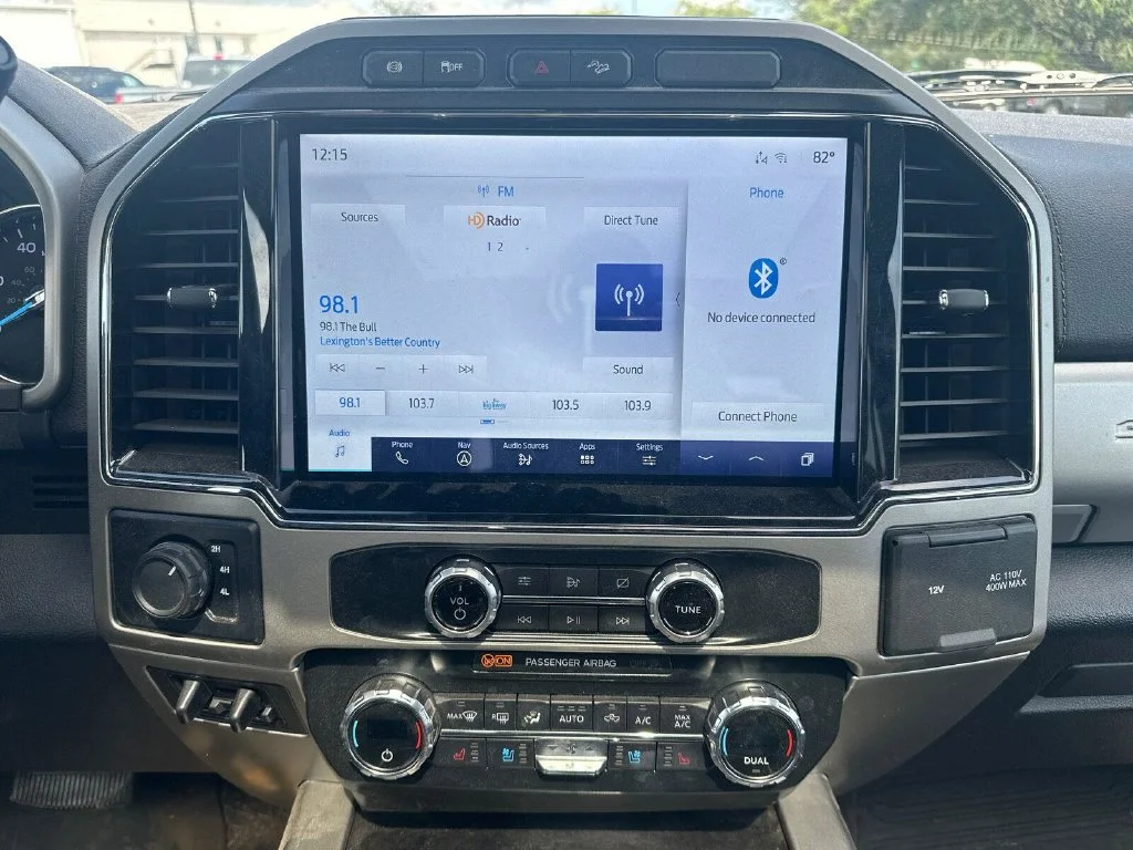 Used 2022 White Ford Lariat image 5