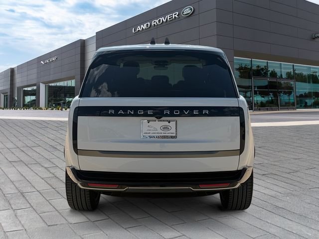 New 2026 Fuji White Land Rover SE image 4