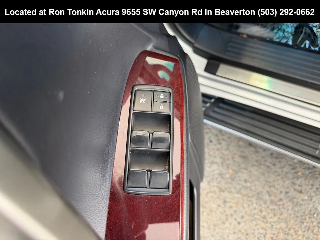 Used 2016 Silver Lining Metallic Lexus 460 image 12