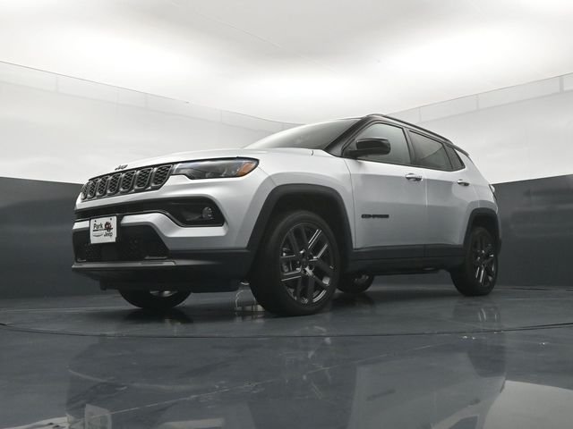 New 2026 Silver Zynith Metallic Clear-Coat Exterior Paint Jeep Limited image 20