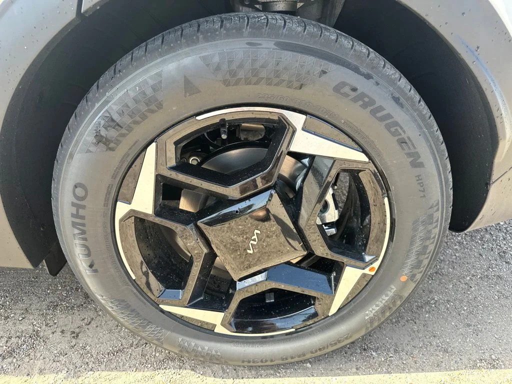 New 2027 White Kia EX image 20