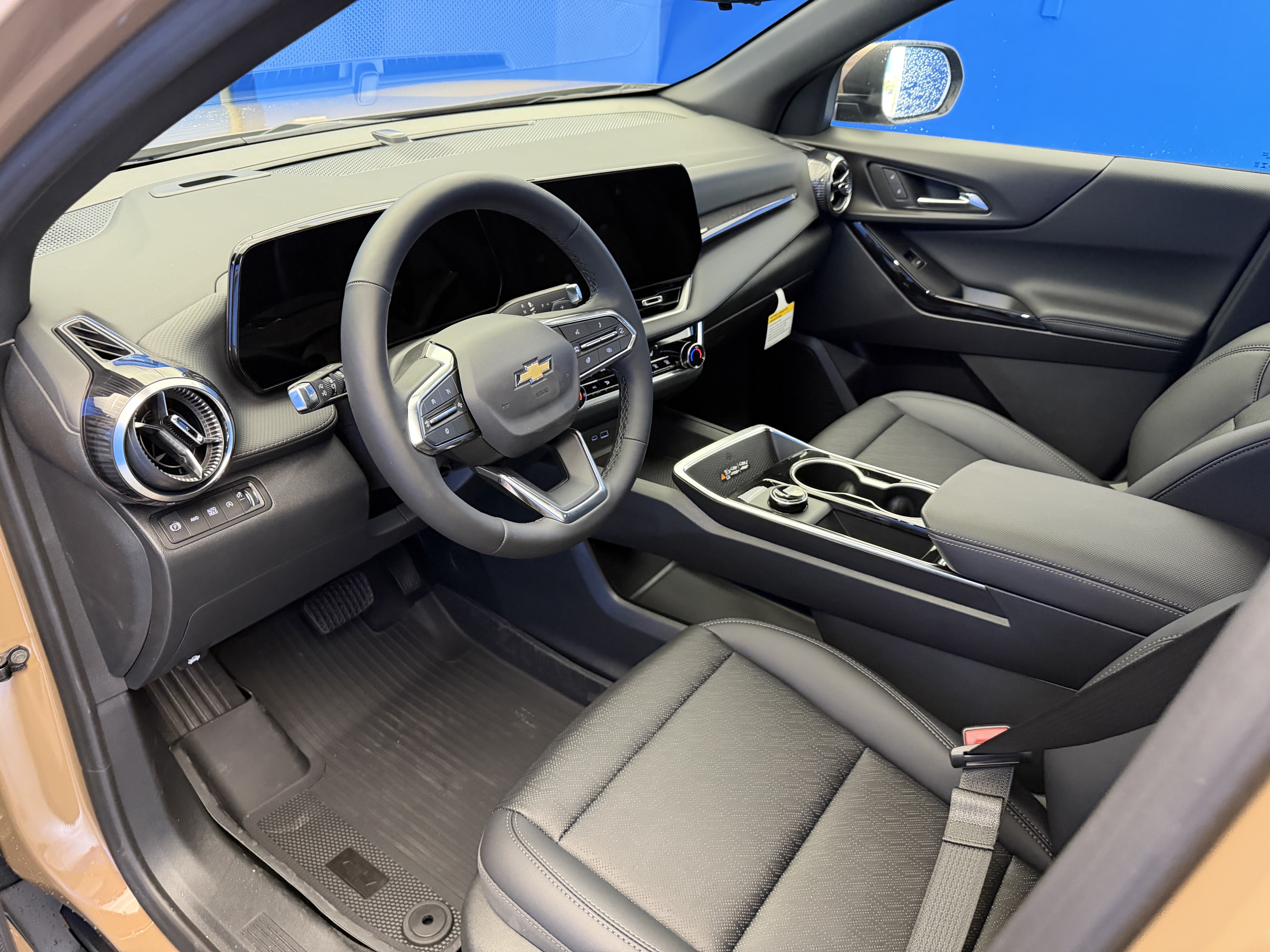 2027 Chevrolet Equinox LT - Photo 11