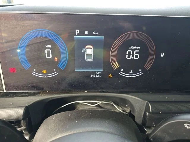 Used 2025 Black Hyundai SEL image 15
