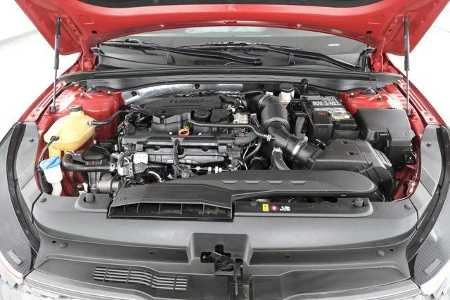 Used 2023 Red Kia LXS image 40