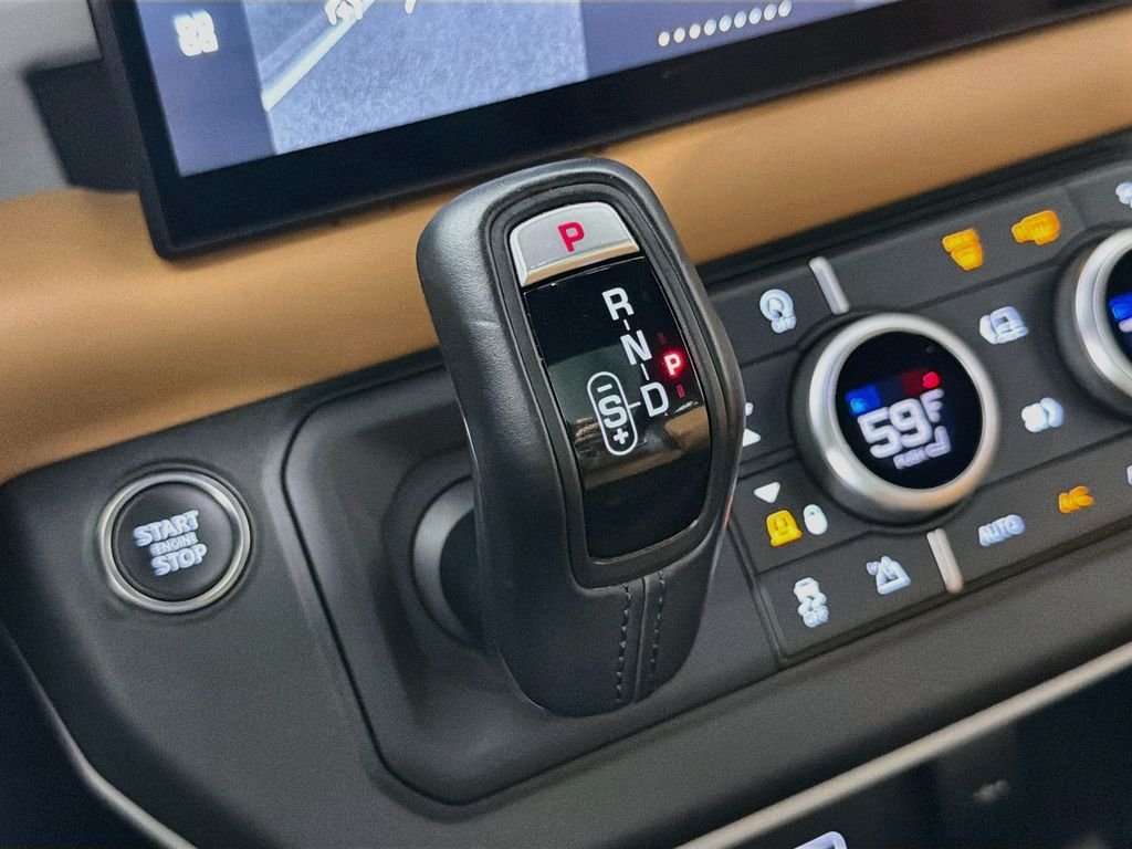 Certified Used 2024 Black Land Rover X-Dynamic SE image 17
