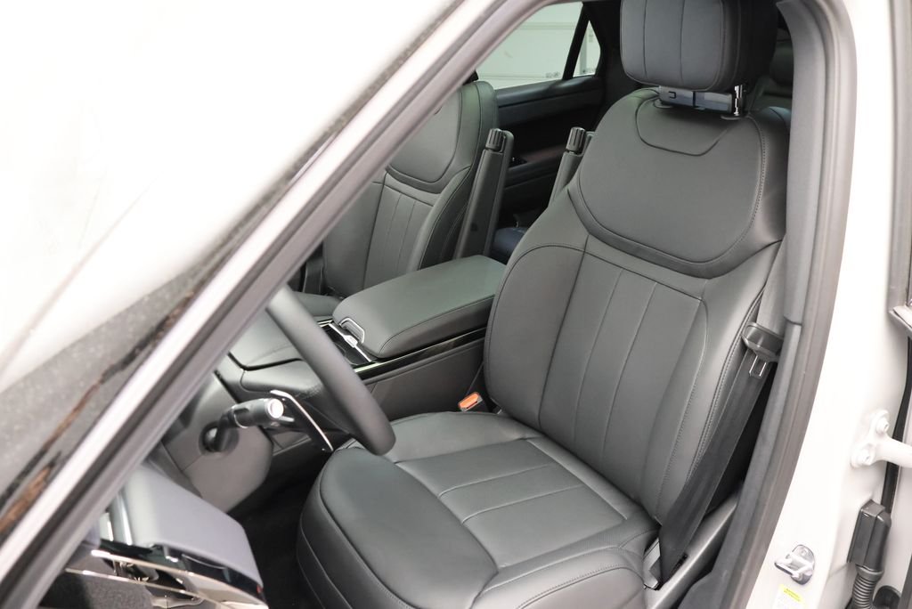 New 2026 Borasco Grey Land Rover Dynamic SE image 29