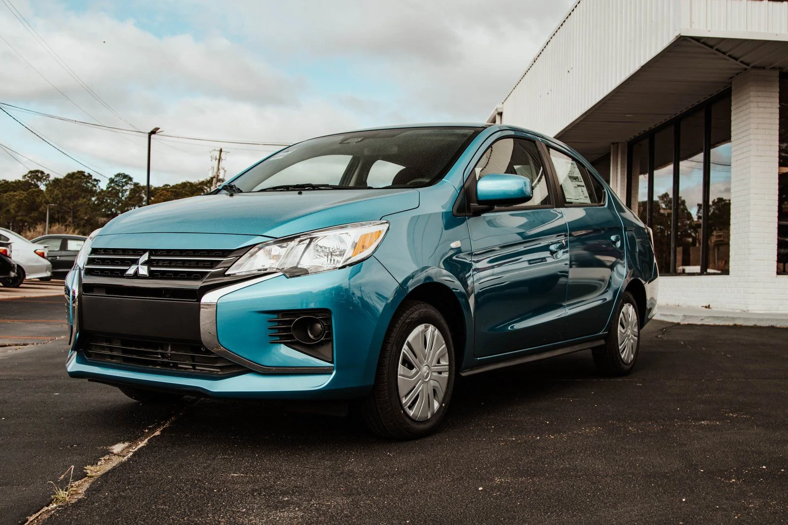 2024 Mitsubishi Mirage ES CVT's photo