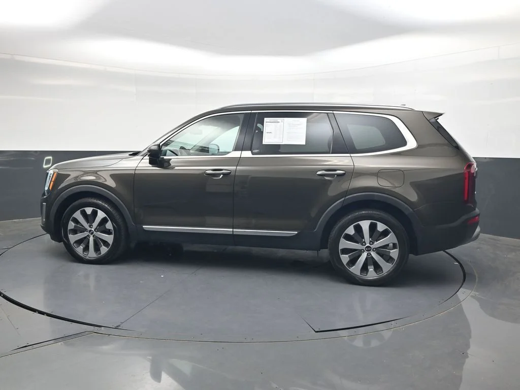 Used 2021 Green Kia S image 10
