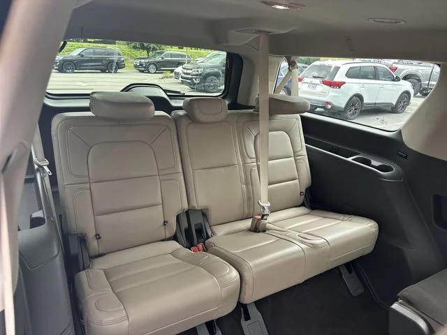 Used 2024 White Lincoln Reserve image 24