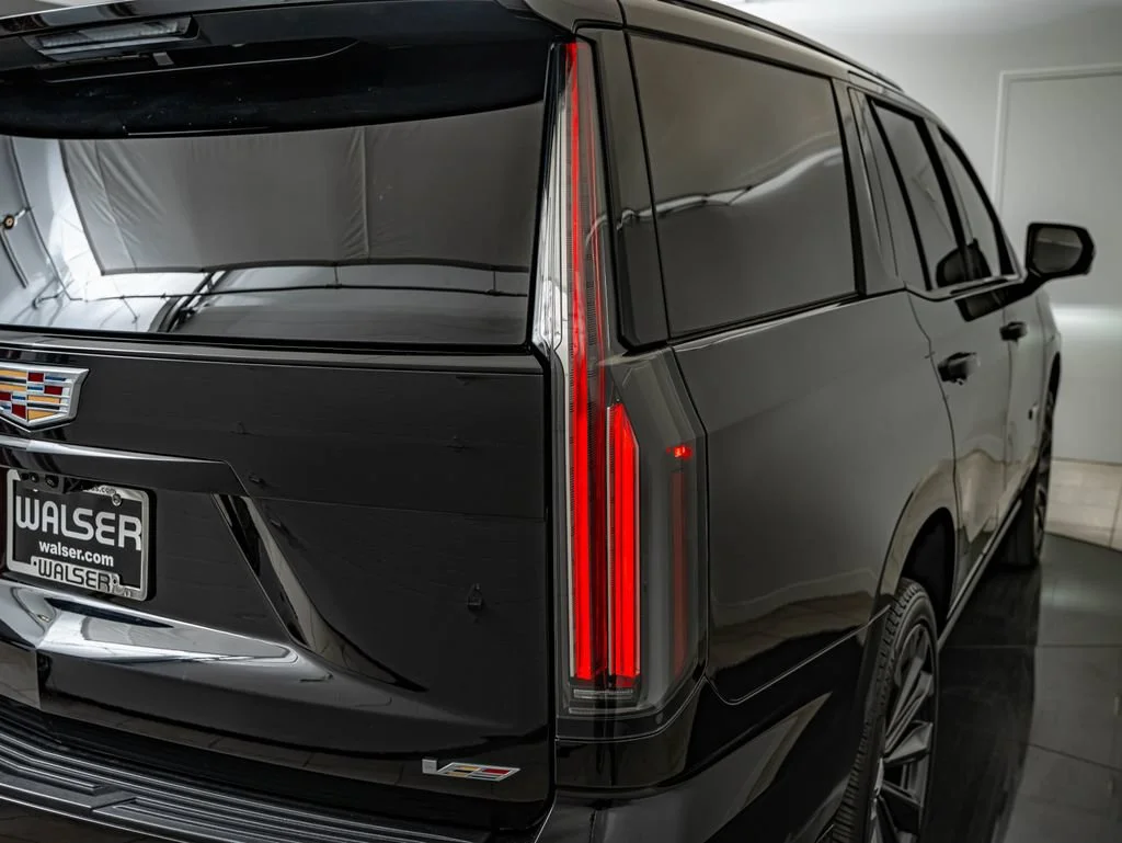 Used 2025 Black Raven Cadillac V-Series image 15