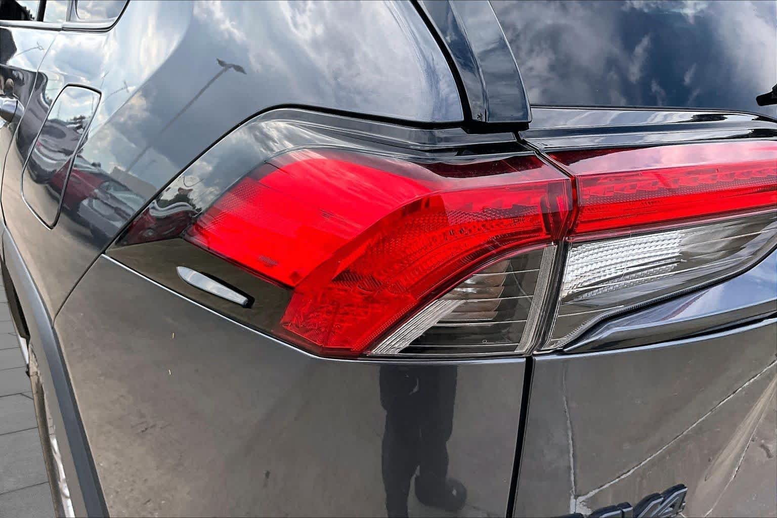 Used 2025 Magnetic Gray Metallic Toyota Hybrid XLE image 57