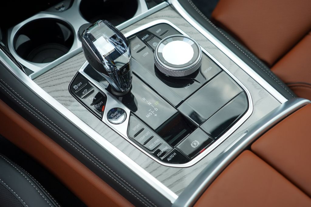2026 BMW 8 Series 840i - Photo 18