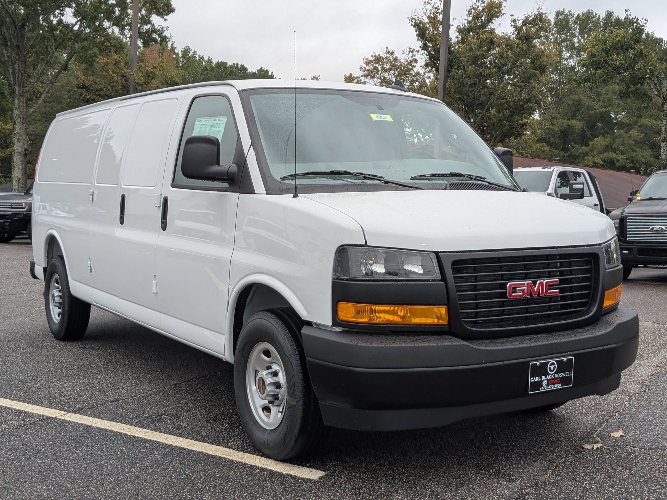 2025 GMC Savana Cargo Work Van - Photo 7