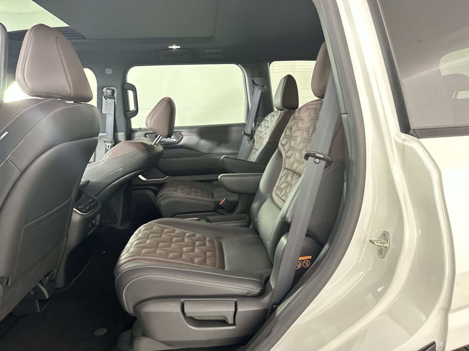 2025 Nissan Armada Platinum - Photo 23