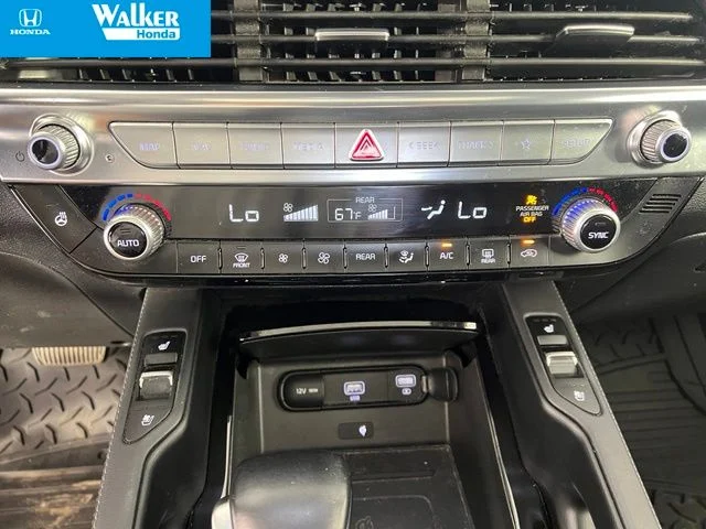 Used 2022 Black Kia EX image 27