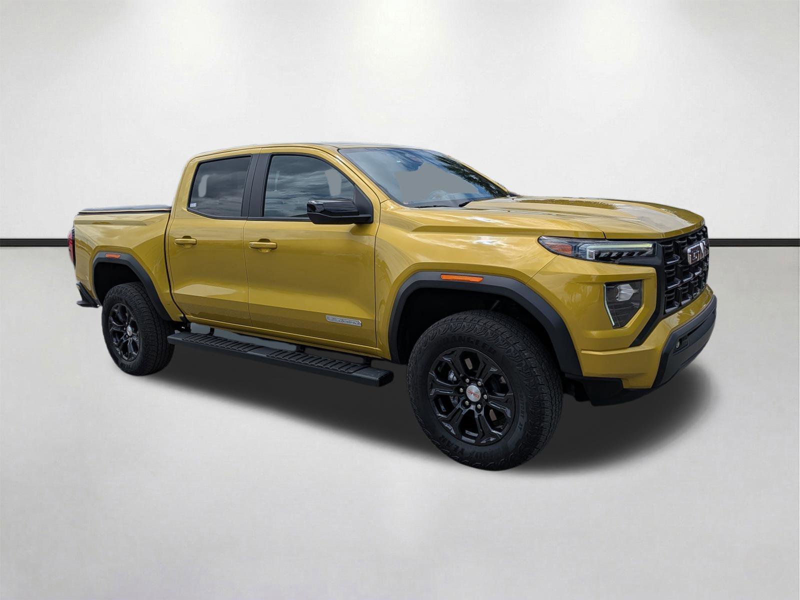 2023 GMC Canyon 2WD Elevation Crew Cab Short Box's photo