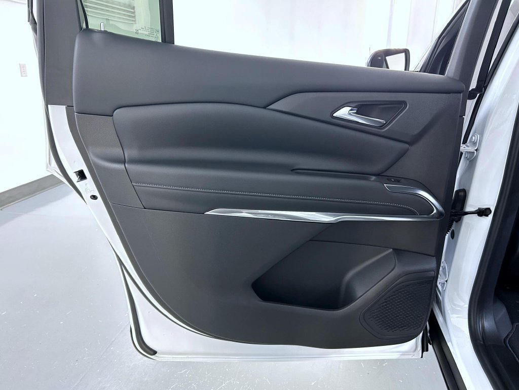 2027 Chevrolet Traverse LT - Photo 21