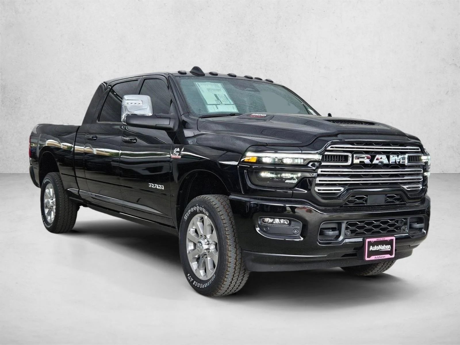 New 2026 Diamond Black Crystal Pearl-Coat Exterior Paint RAM Laramie image 7