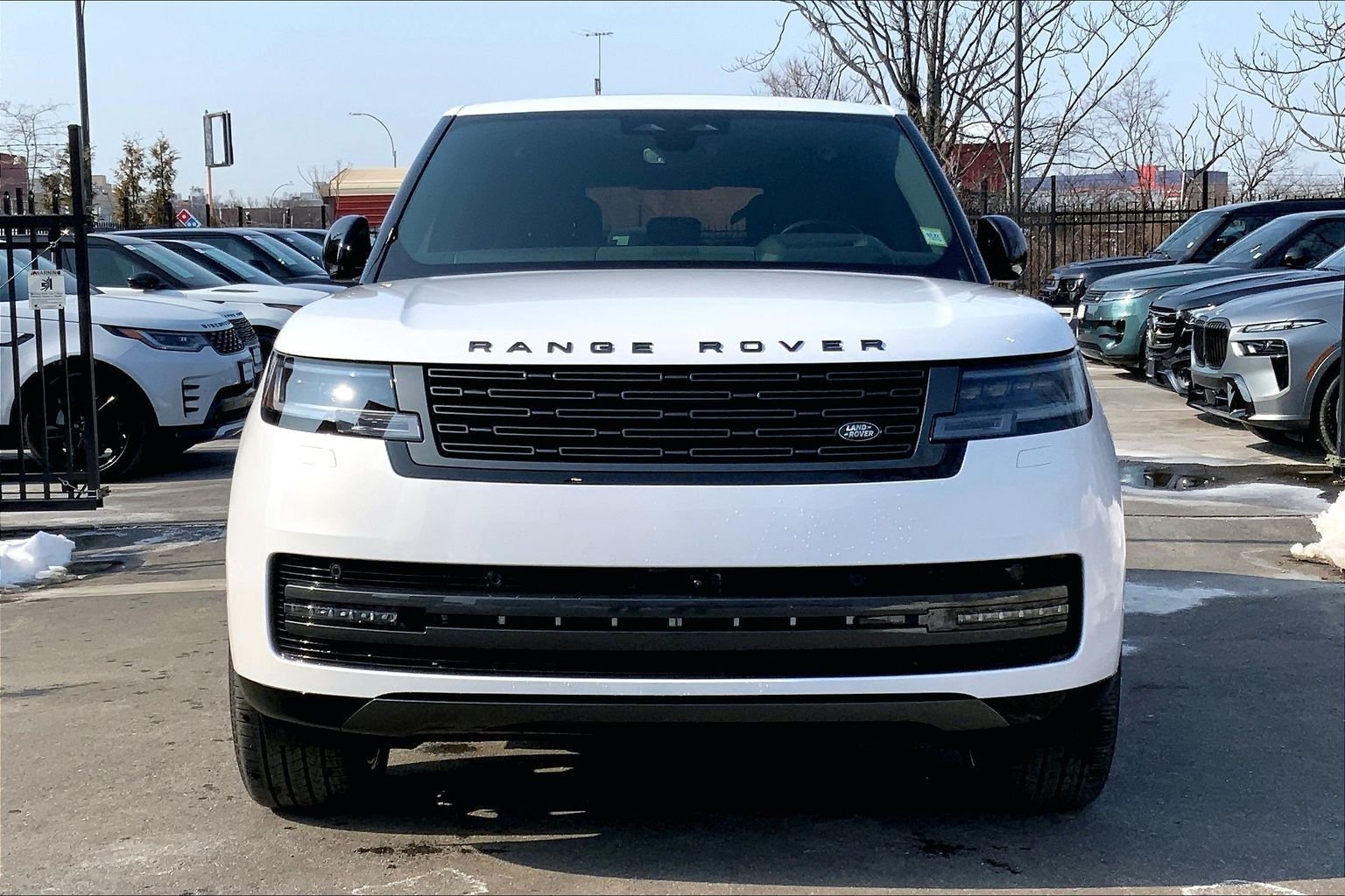 New 2026 Ostuni Pearl White Land Rover SE image 3