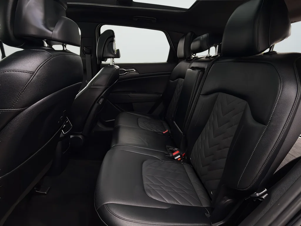 Used 2023 Black Kia X-Line image 15