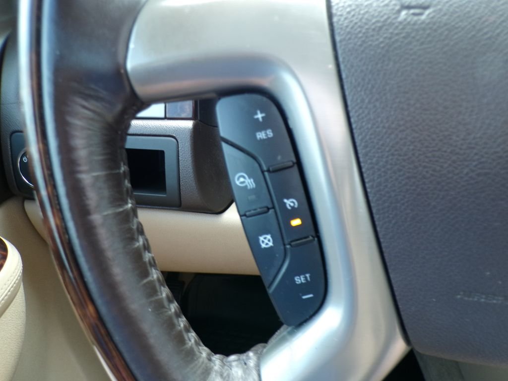 Used 2013 White Diamond Clearcoat GMC Denali image 16