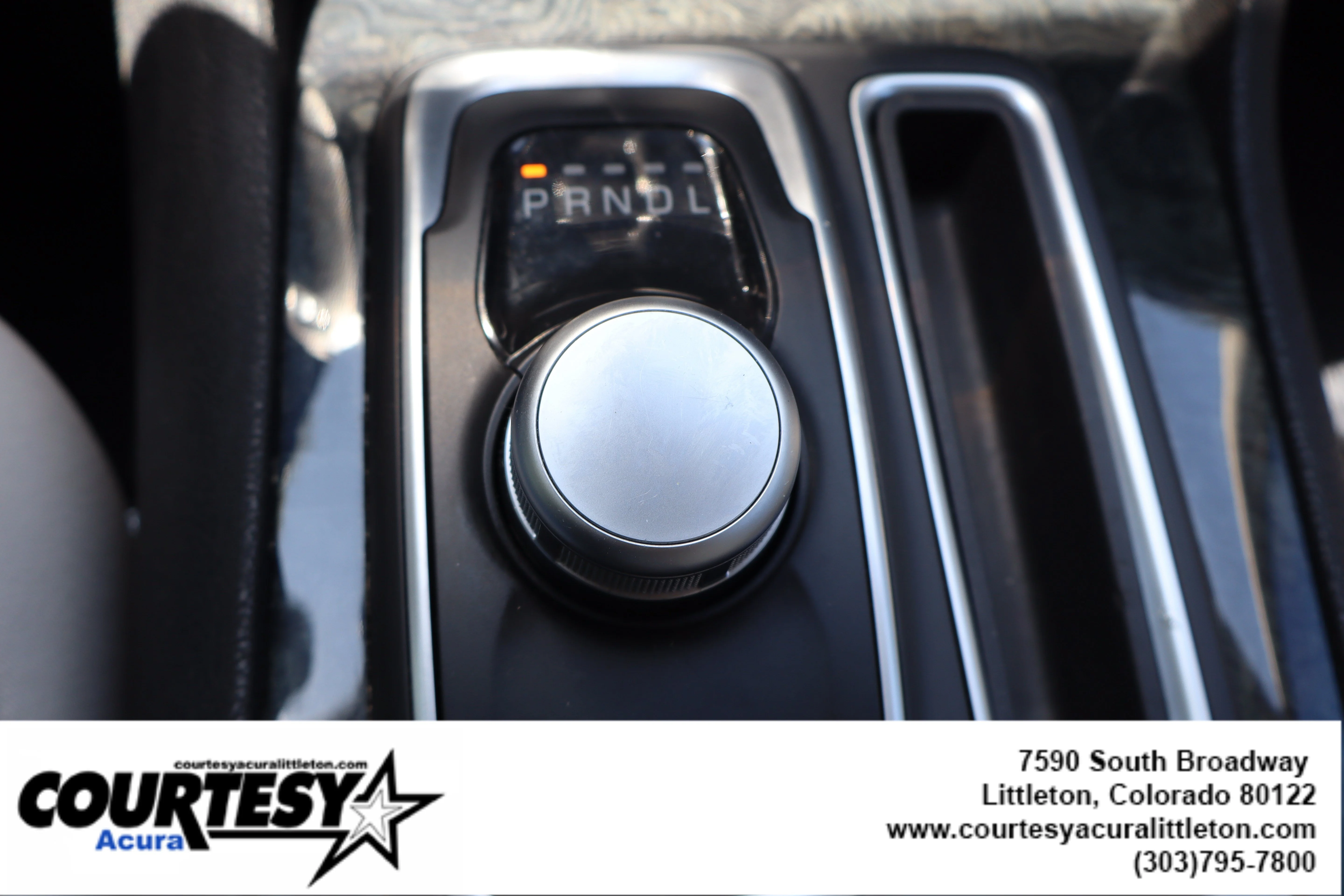 Used 2020 Velvet Red Pearlcoat Chrysler Limited image 19